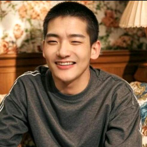 努力生活飞飞关注事件（小洛熙）