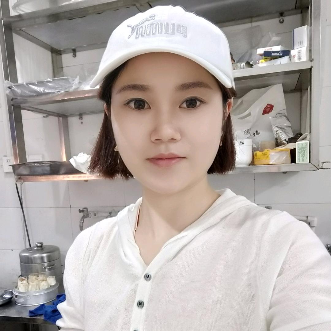 有点背驼的小葛