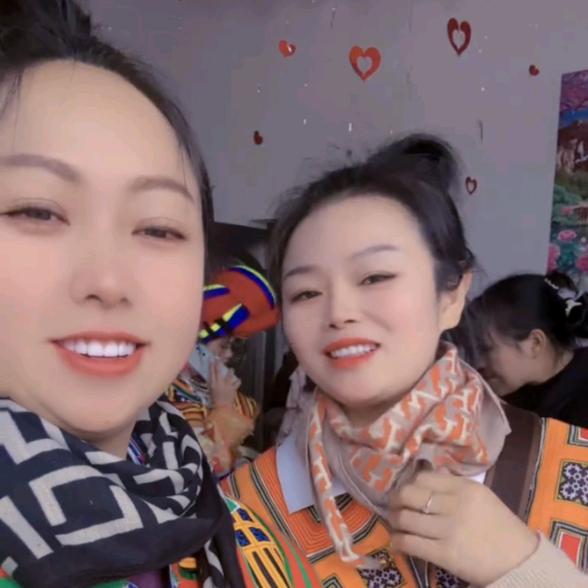 小乐乐（晓啊英的姐姐）