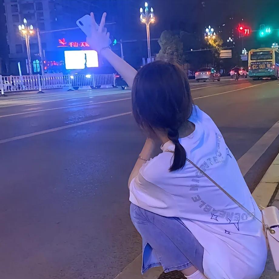 梦梦(❁´◡`❁)*✲ﾟ*