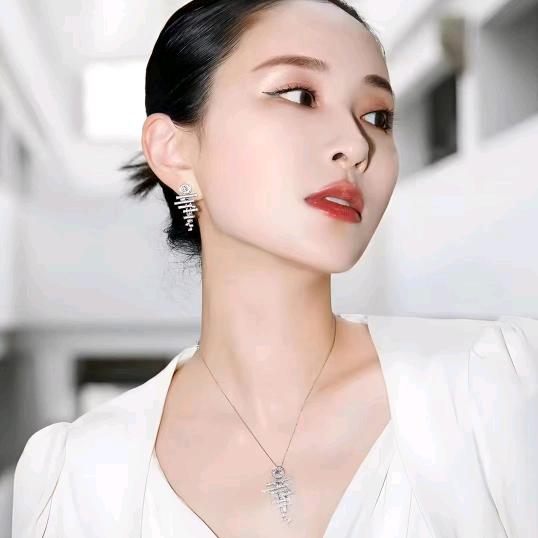 金伯利钻石莲城金楼徐芳