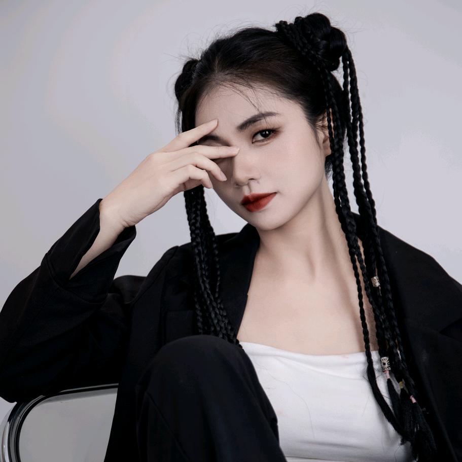 8号男士理发馆发型师——李纾瑶