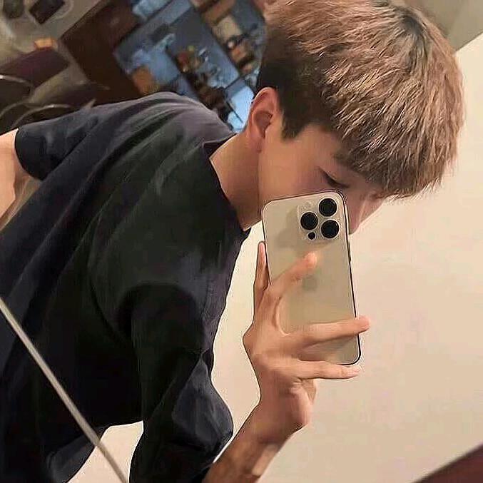 高冷小帅⚜️