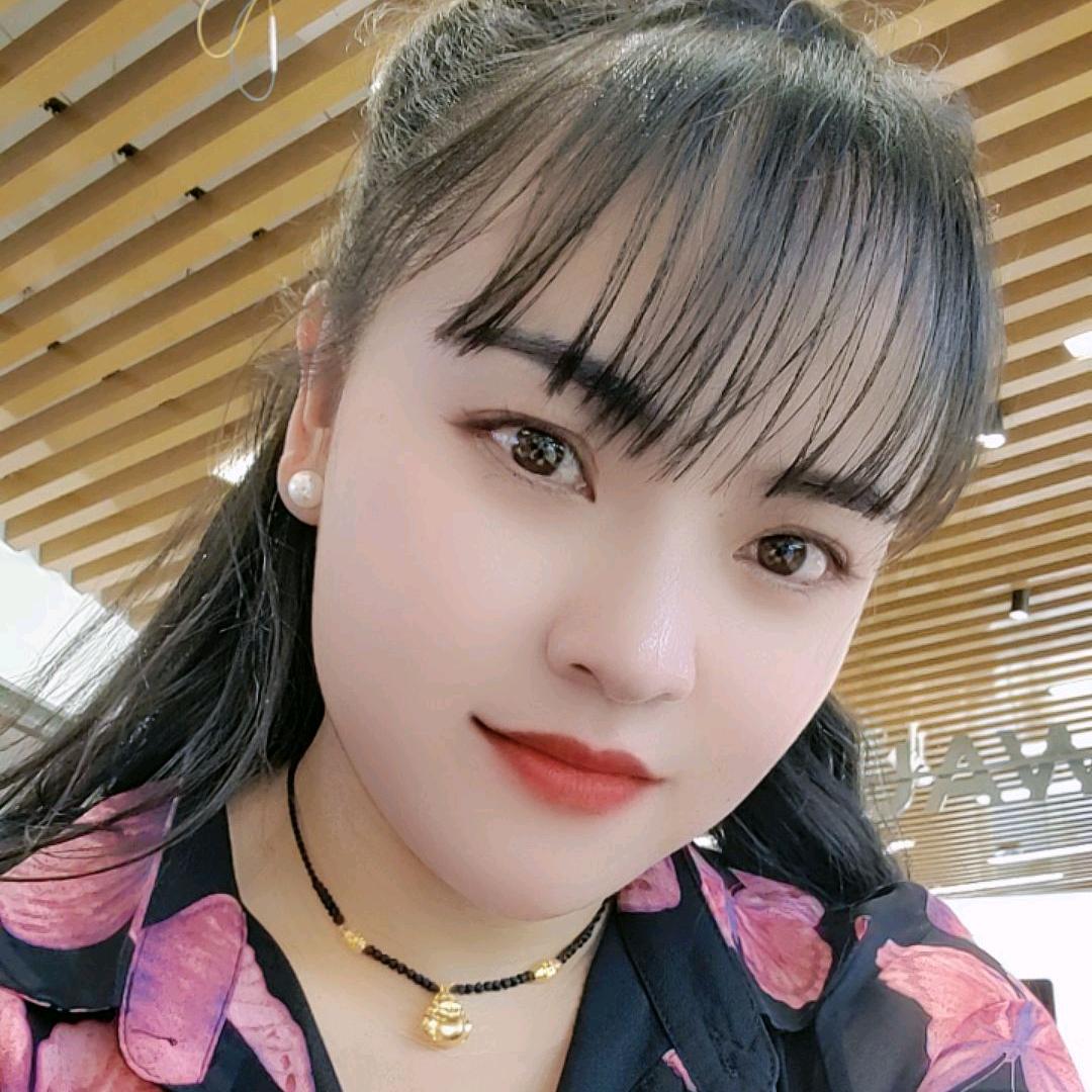何家三小姐