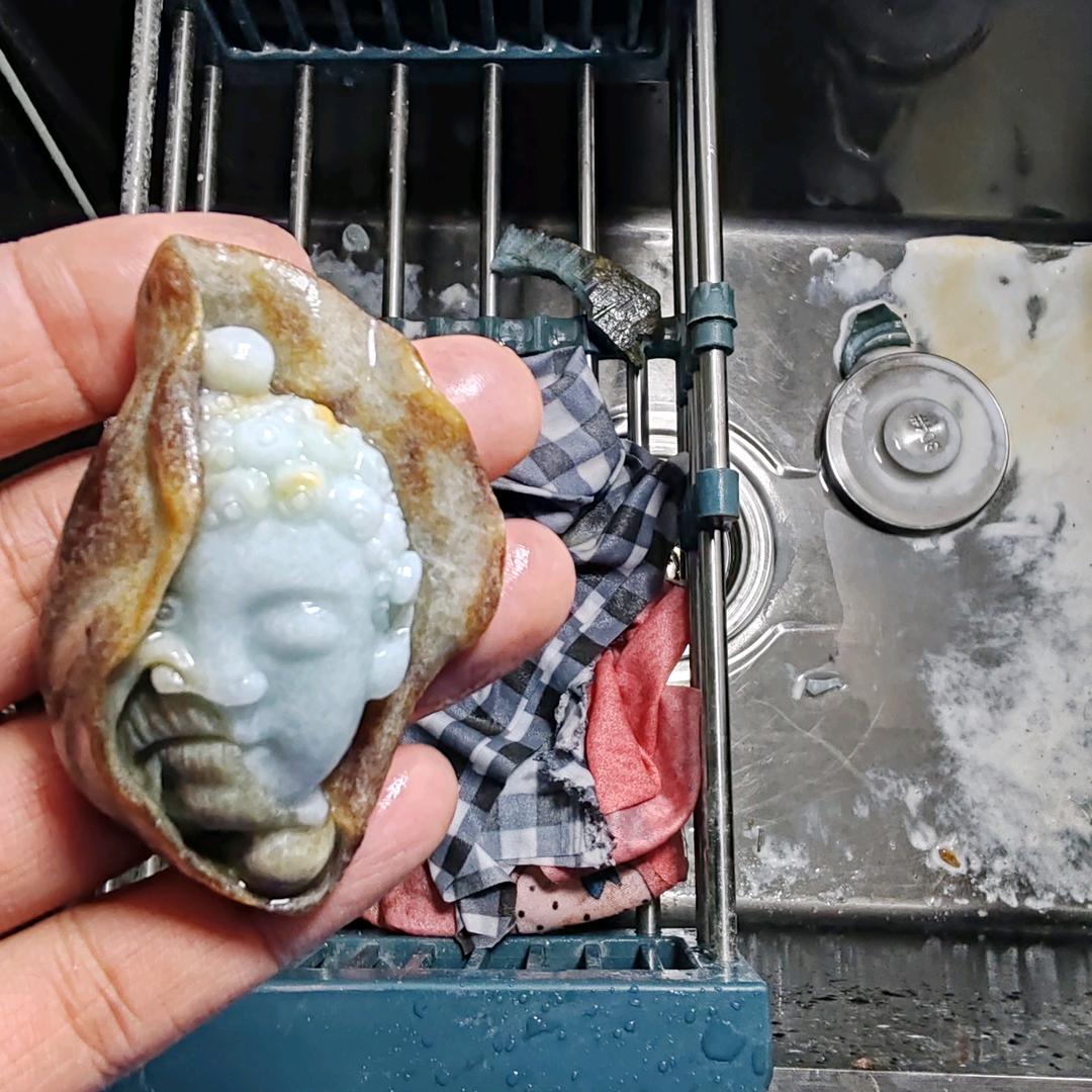 手艺人雕刻工艺