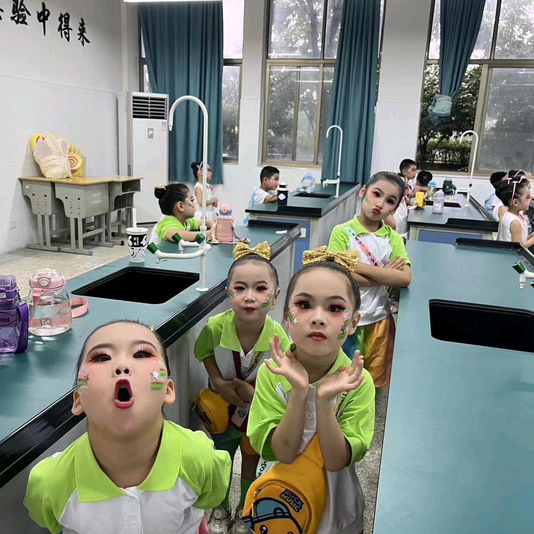 小伙伴们