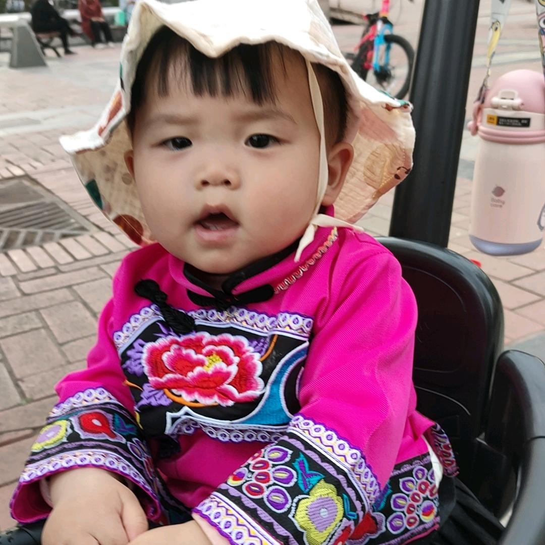 东伍姓张芳农资