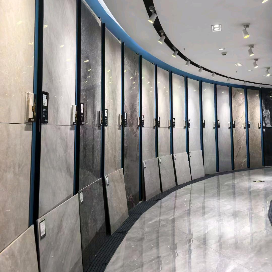 卖家装建材的小熊熊