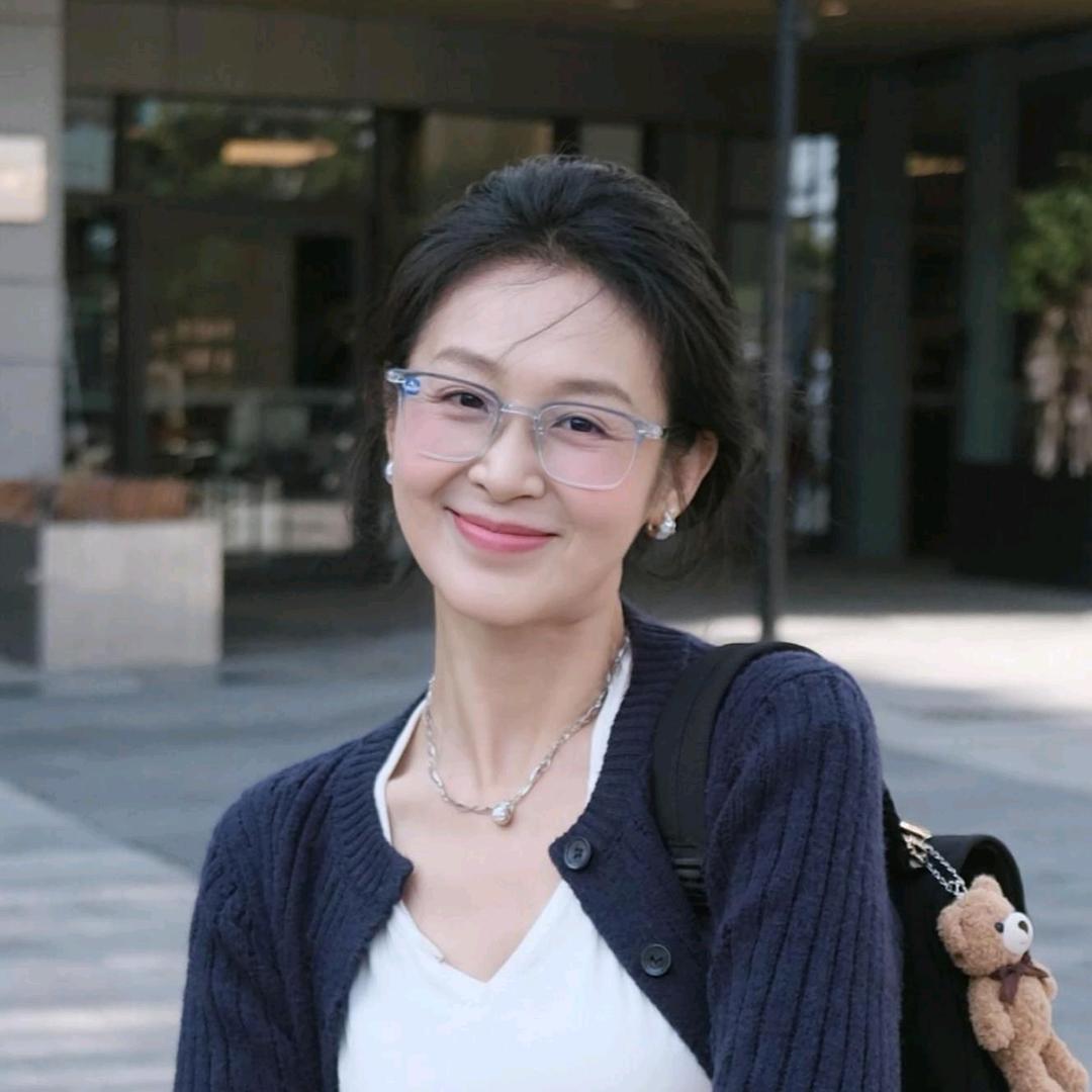 艳丽1