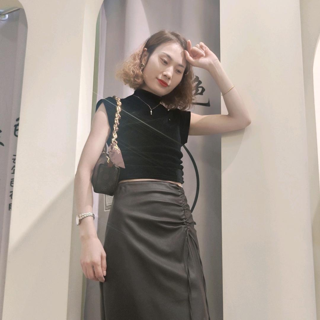 水富一抹亮色女装