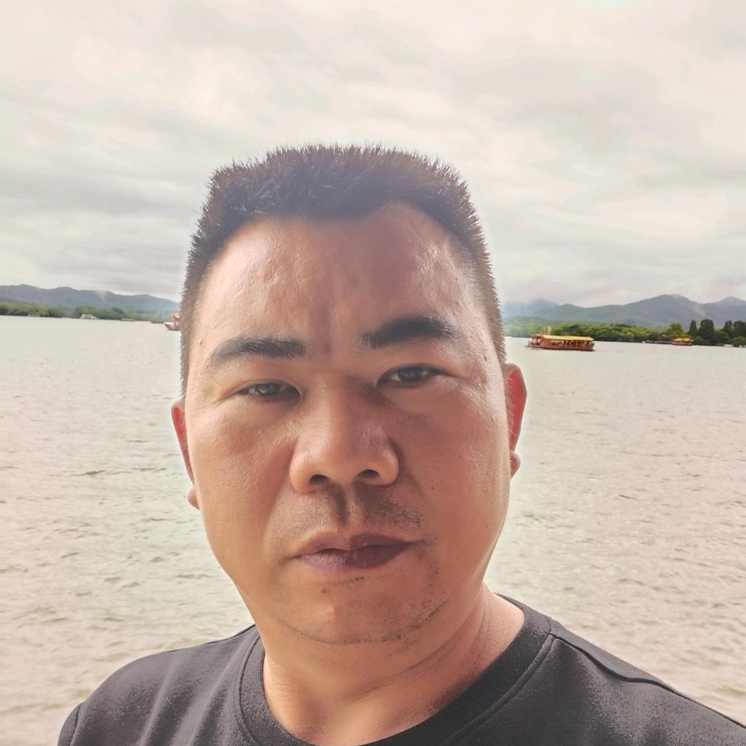 专业装修，打灶，何卫远
