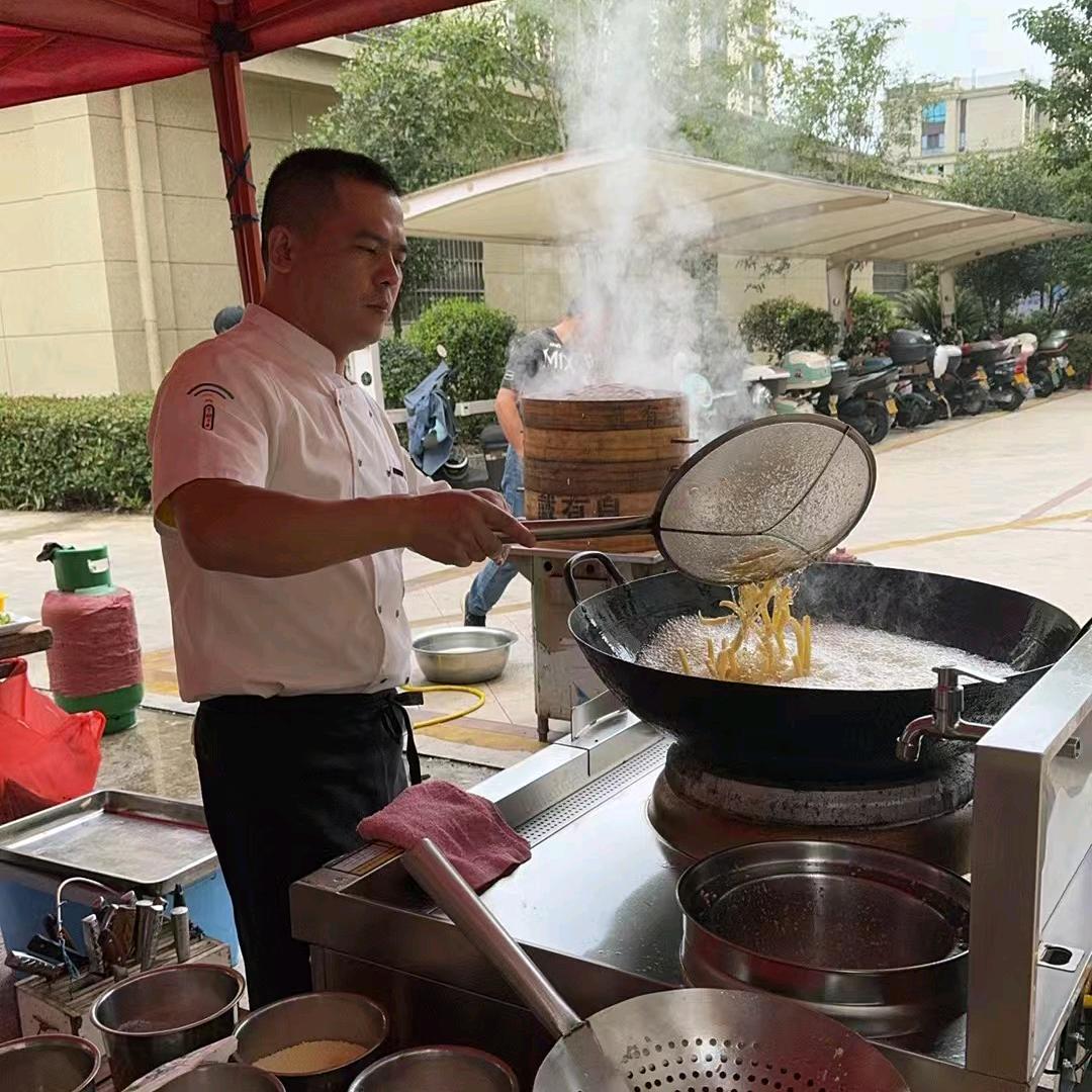 五二零星空宴厨房团队