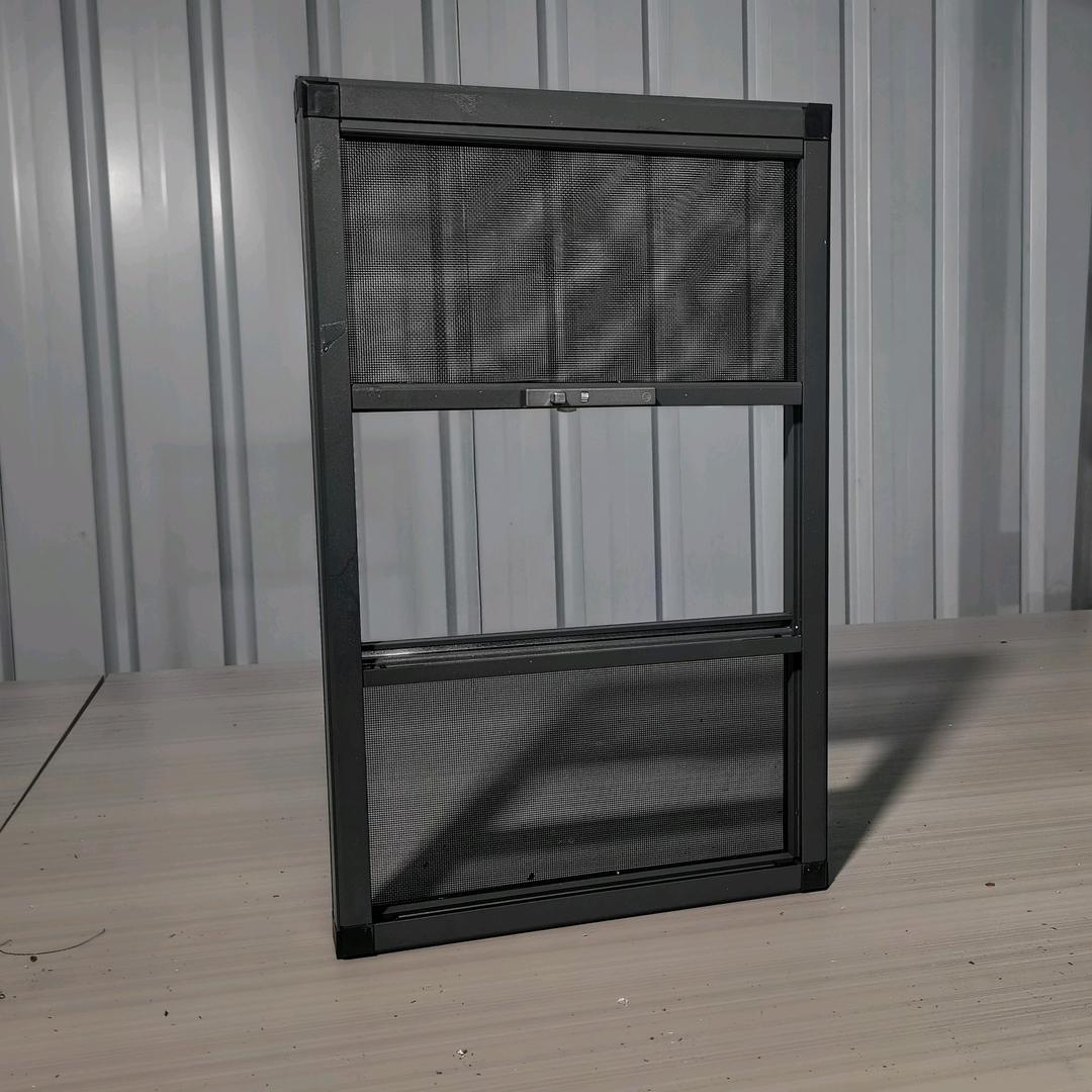 灵山纱窗批发零售