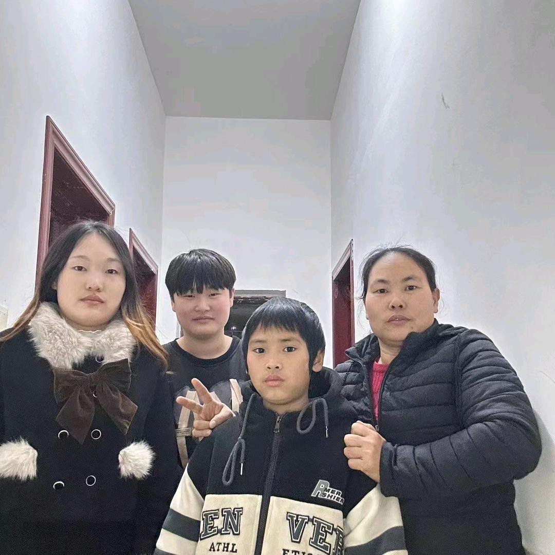 吕姐.卖水果的搬运工