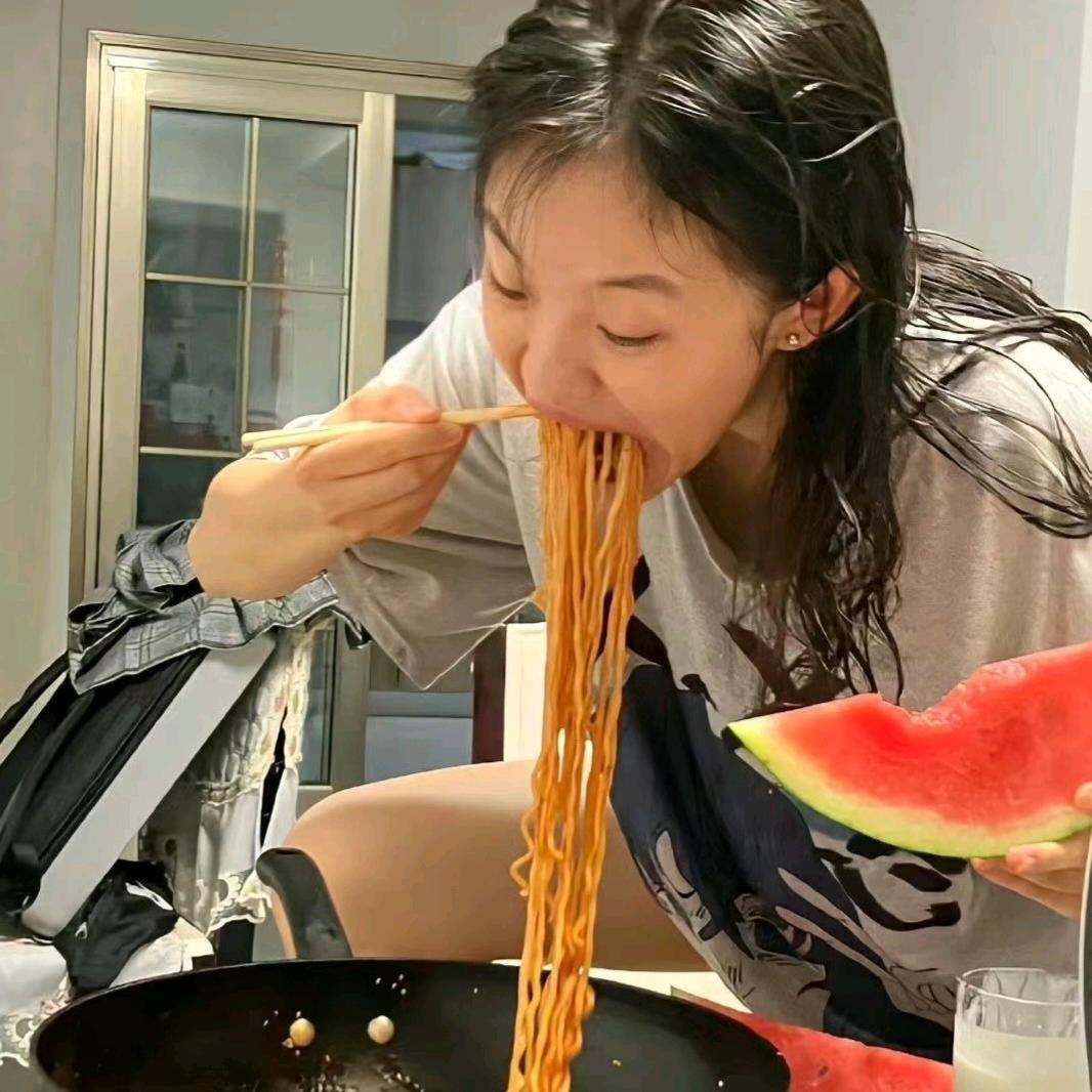 今天不困.