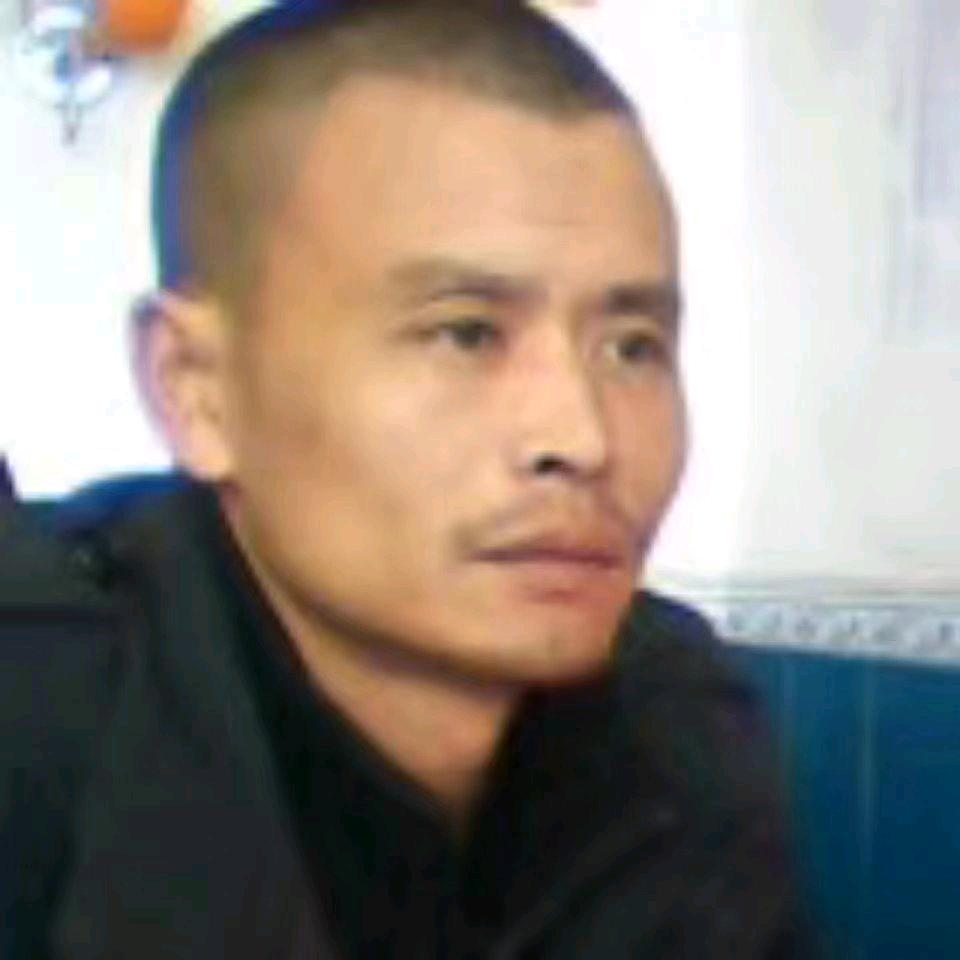 龚场黑哥商务车