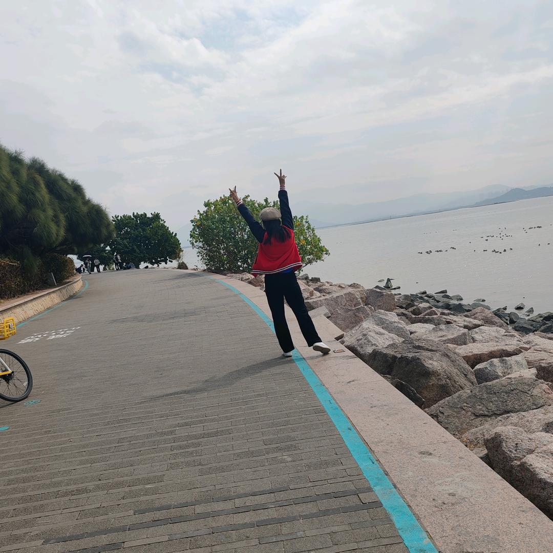 张静年(客家人)