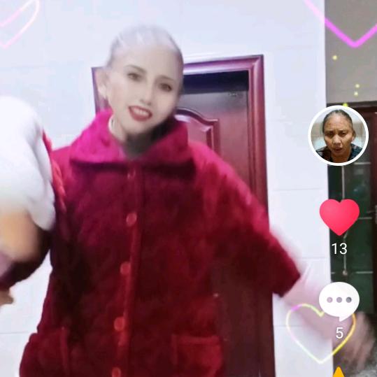 江大妈下午(7:08)开播