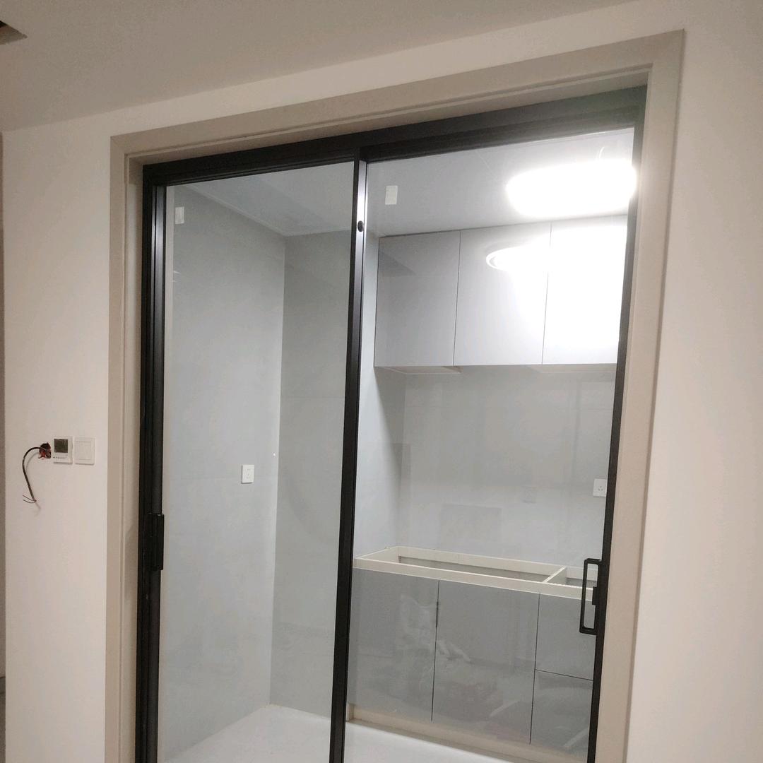 在郑州装门的阿军