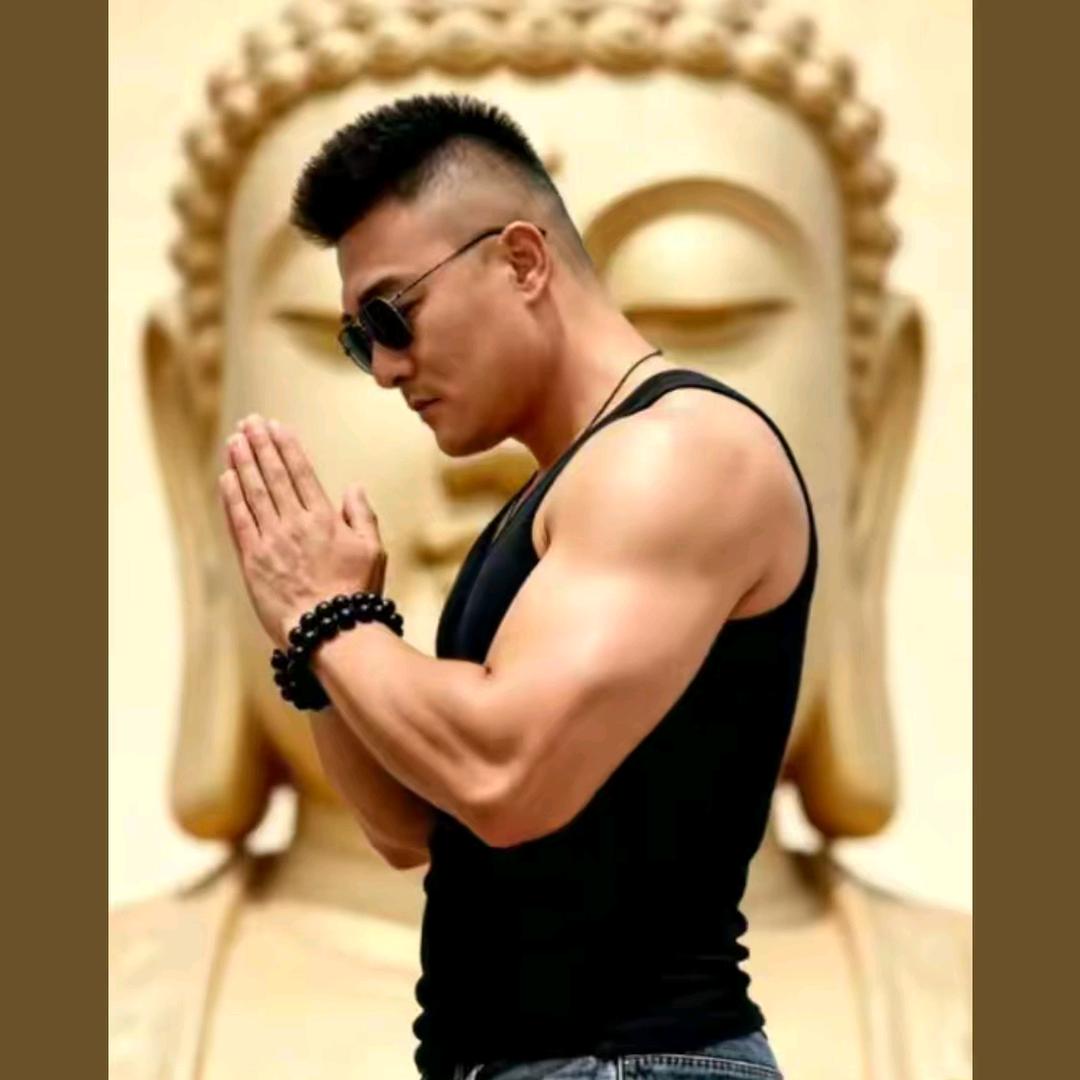 抖一抖。扭一扭