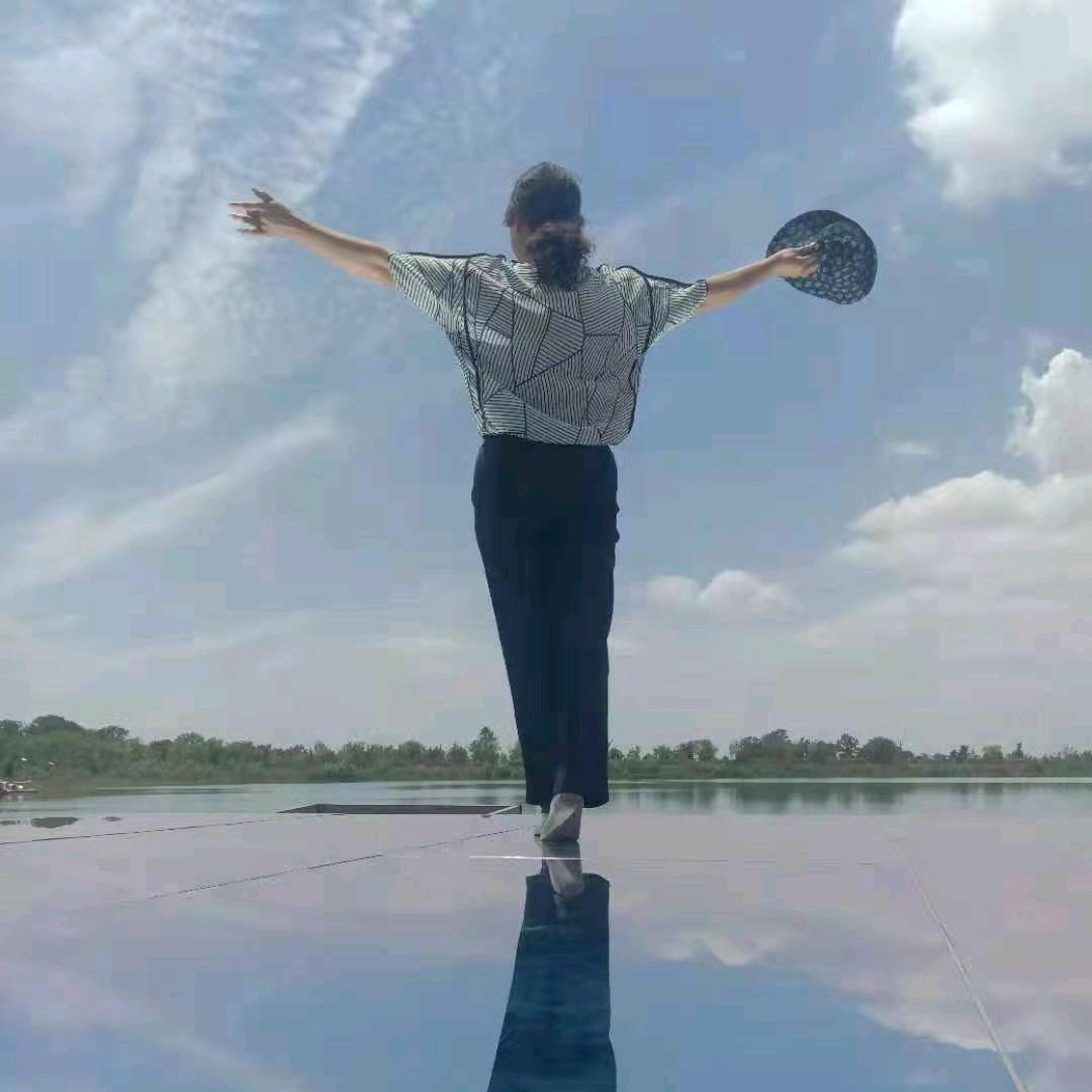 做一个开心快乐的人