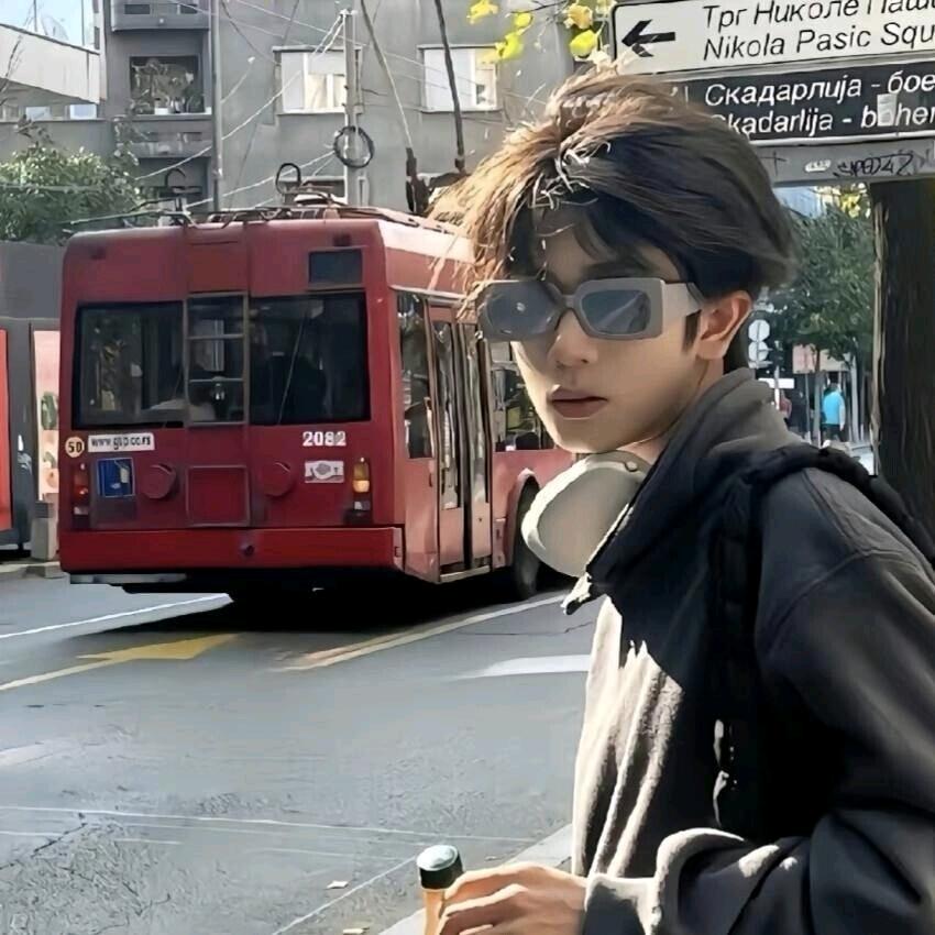 牛爷爷cosplay 女仆勾引胡英俊