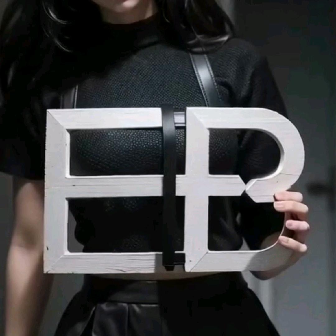 E笔B商小甜甜