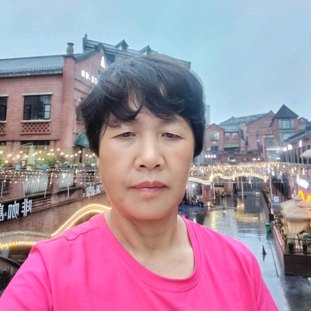 罗静