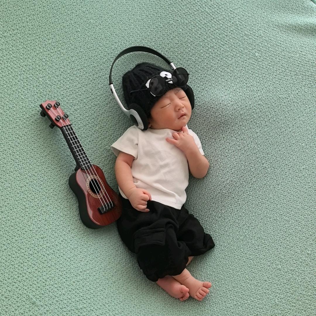 派派爸爸爱晒娃