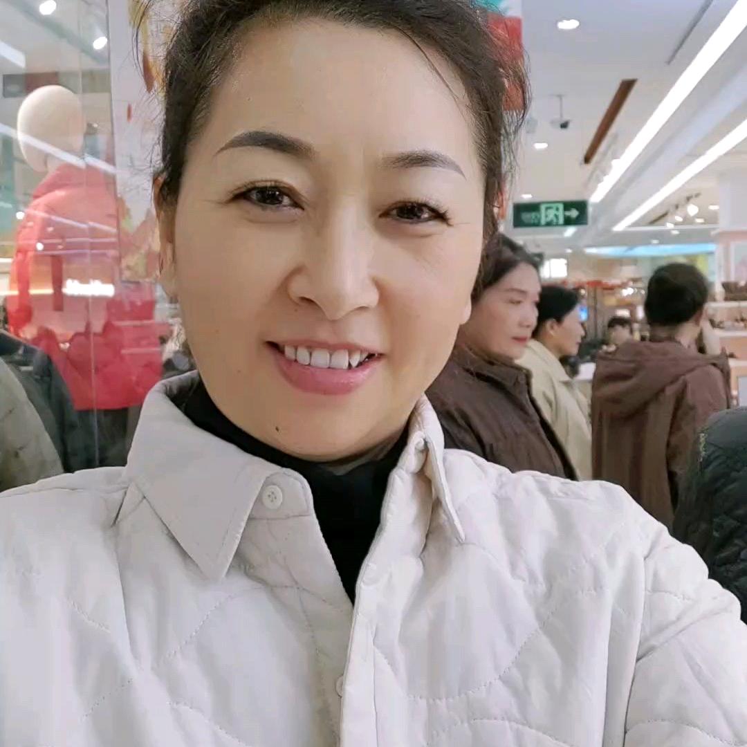 秋水依人