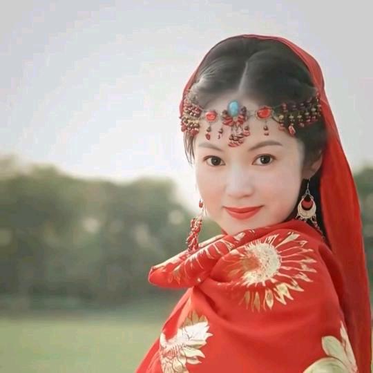 春俏梅红