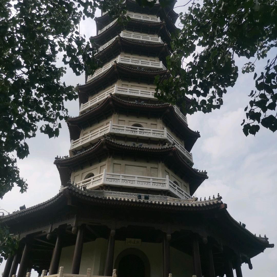 堆金积玉