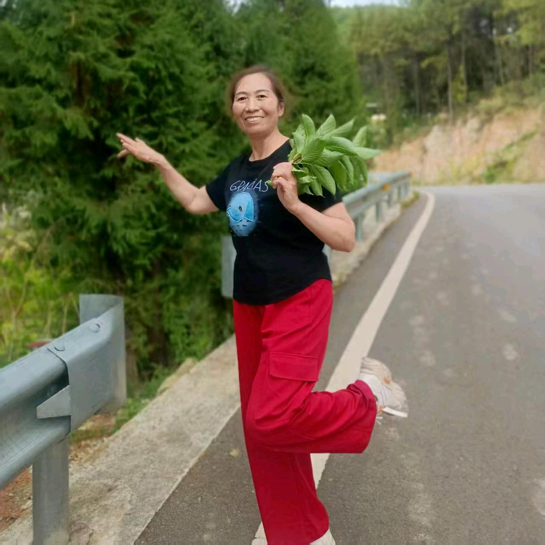 我姓张，63年正月的兔子