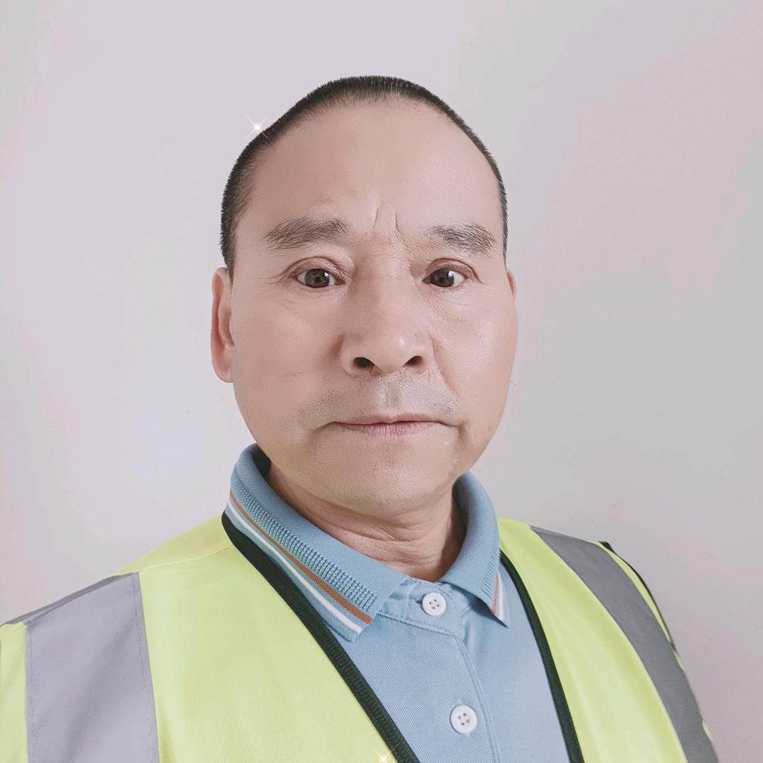 我姓吴，风平浪静。谢谢大家的支持和鼓励。