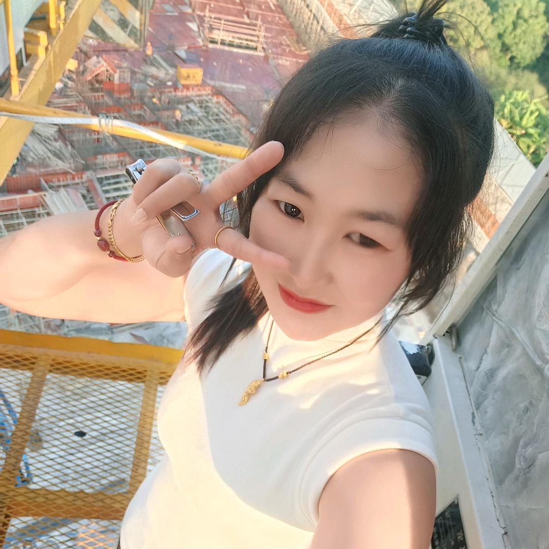 塔吊妹（好物厨窗）
