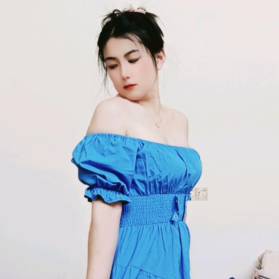 一个不快乐的傻妞