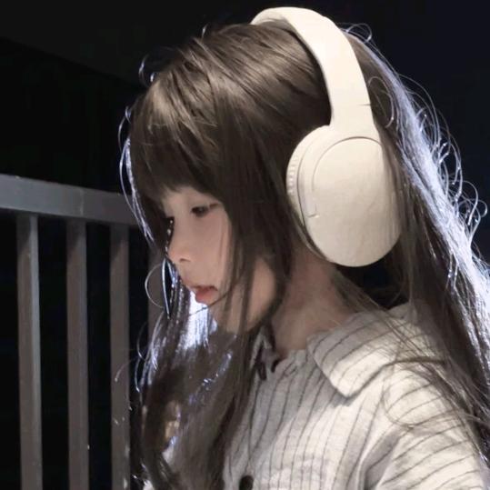 夏栀.