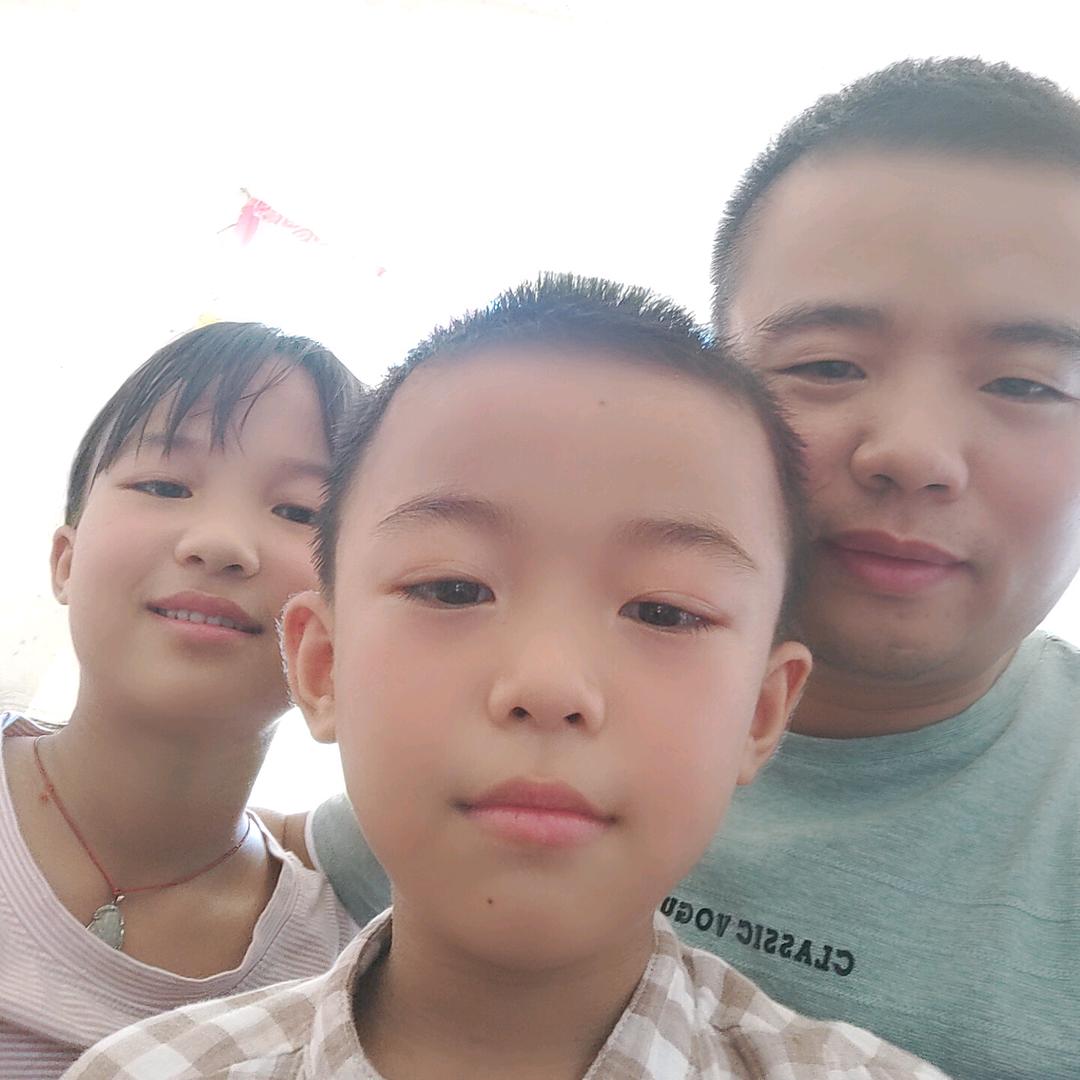 铁锅柴鸡，铁锅中华鲟鱼（长安，乌沙店）