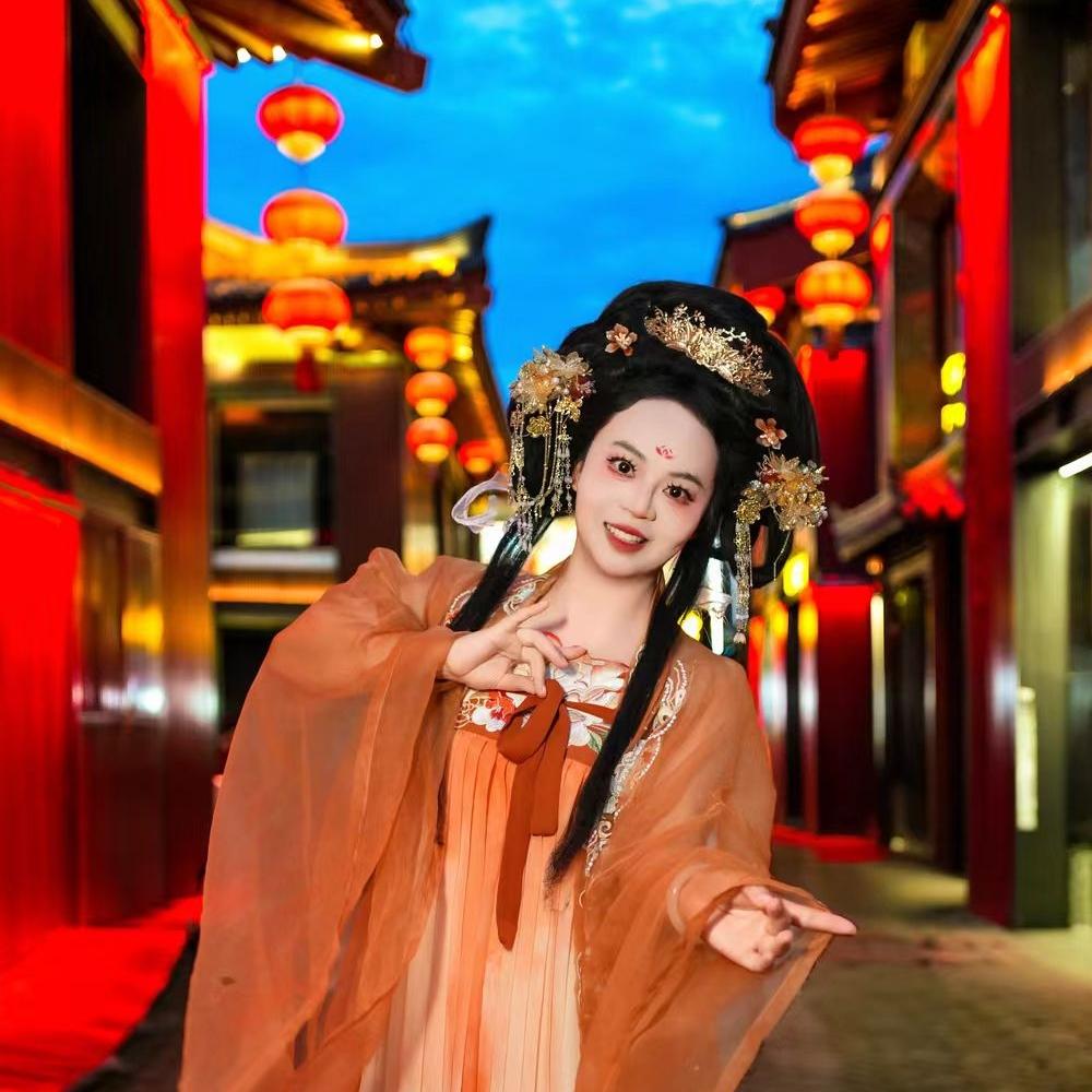 亮亮