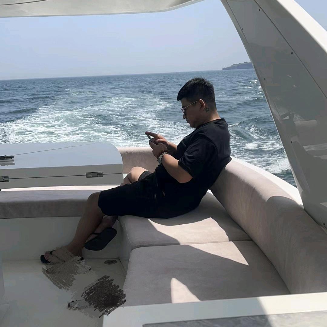 A          周家明。