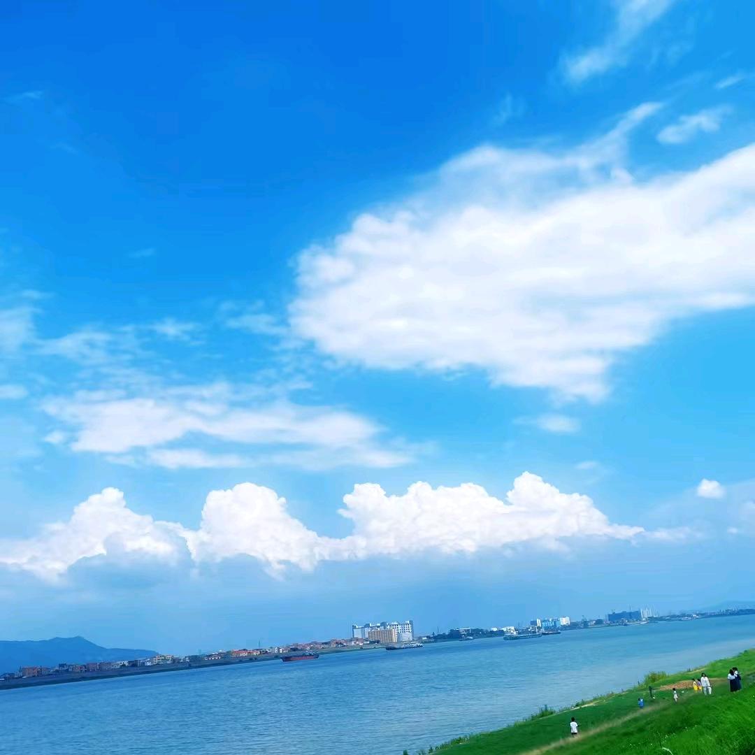 执笔写诗篇