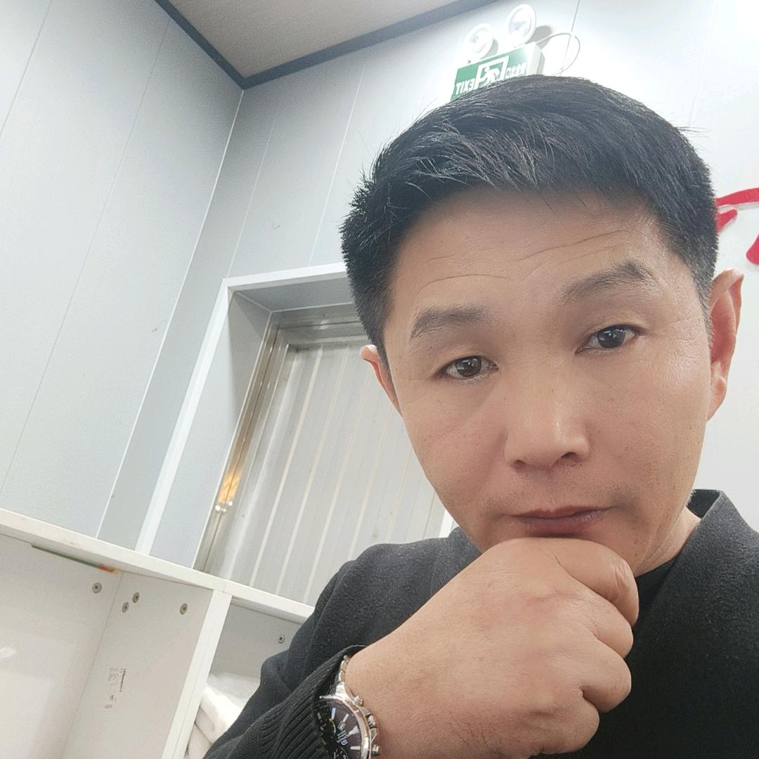 那个小子真帅