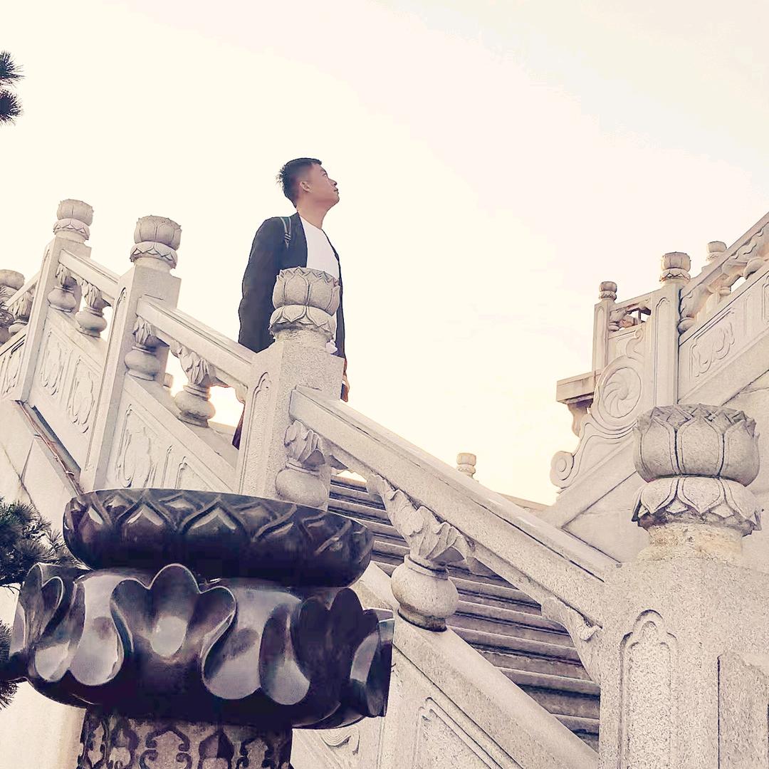 knight↣