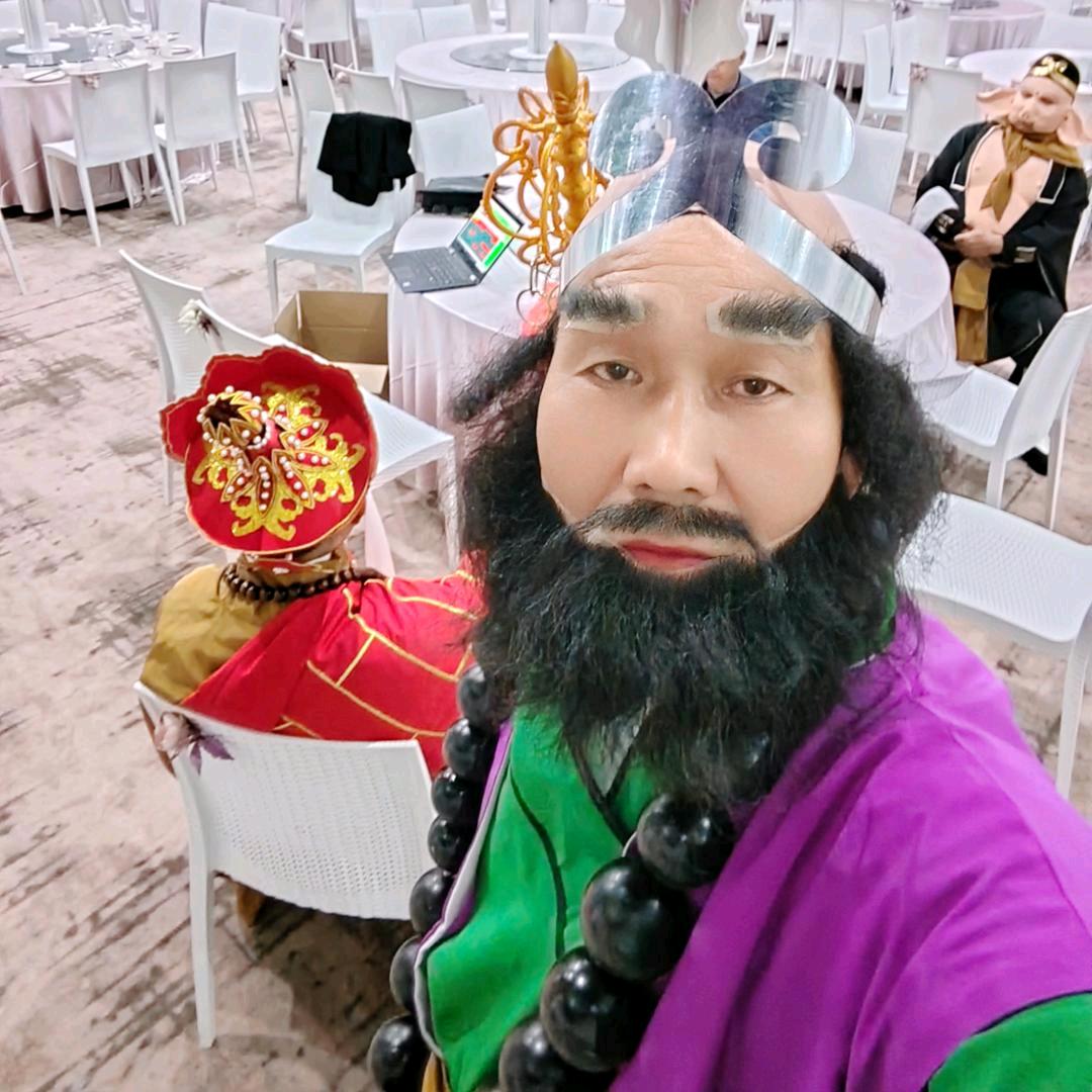 大师兄慢点走