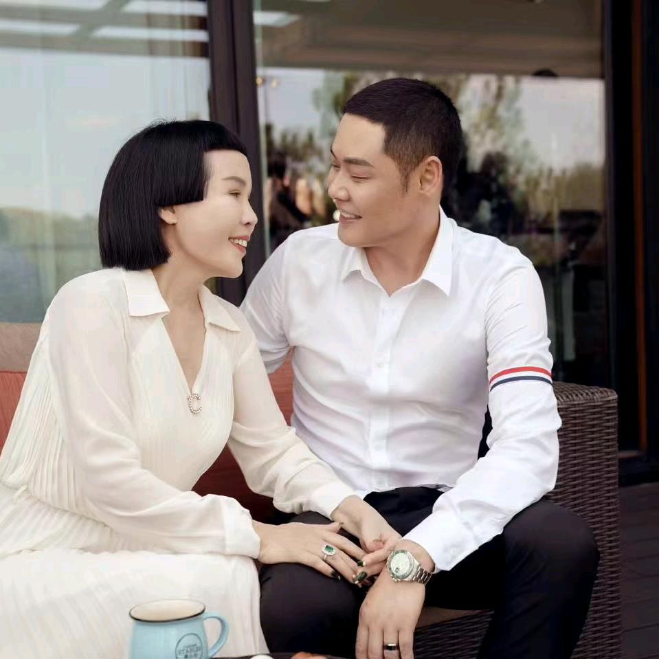 猫七七黛莱皙橙子