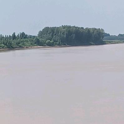 黄河岸边