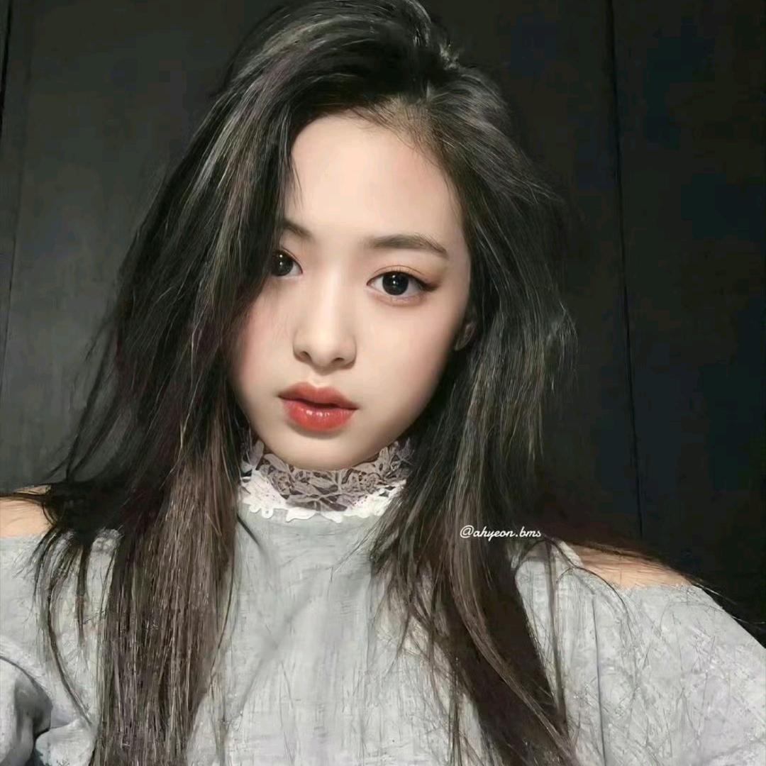 一只宝蓝色