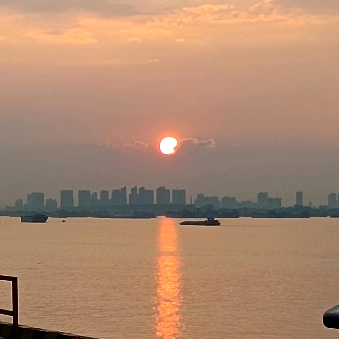 👋两巴掌搧死我👋🗣
