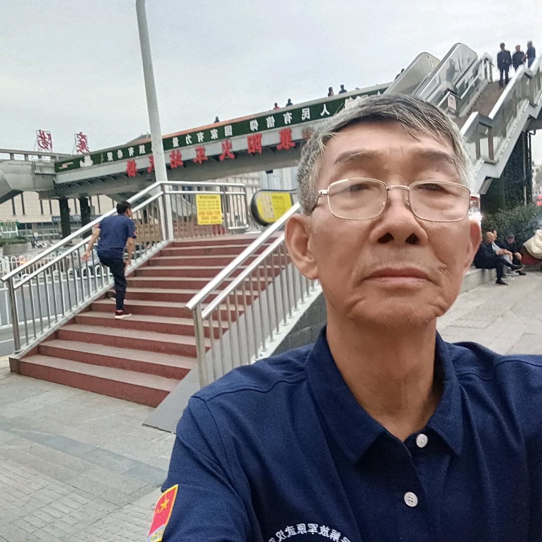 白髮学童