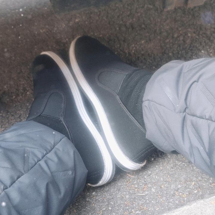 东东晒黑了